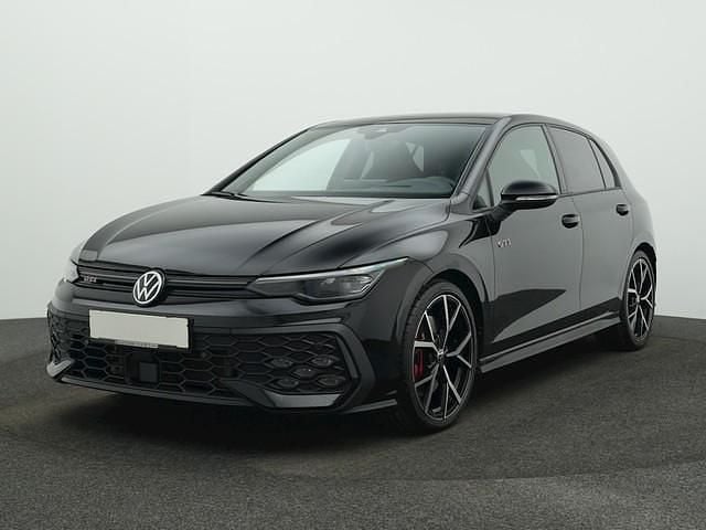 Grenadillschwarz Gebraucht 2024 VW Golf VIII Sound Limousine | 41.949 € (Fairer Preis) - Bild 1/4