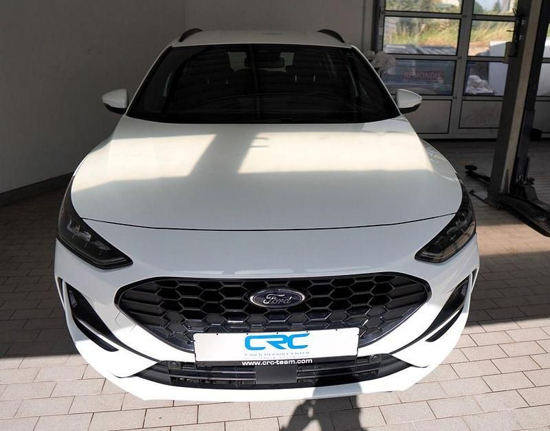 Gebraucht Ford Focus ST-Line 116 PS (85 kW) 2023 Weiß Limousine