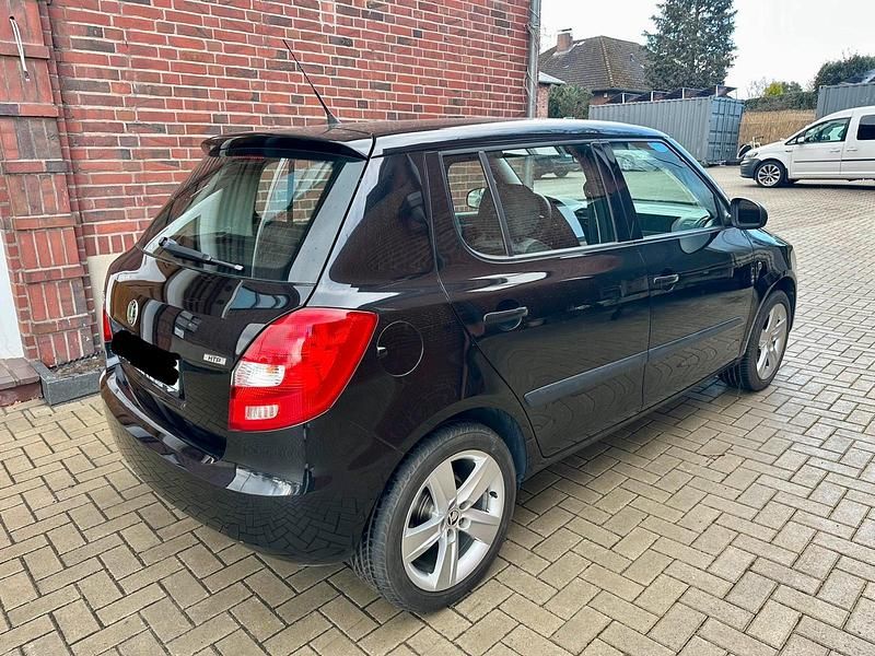 Gebraucht Skoda Fabia 60 PS (44 kW) 2011 Schwarz Kleinwagen