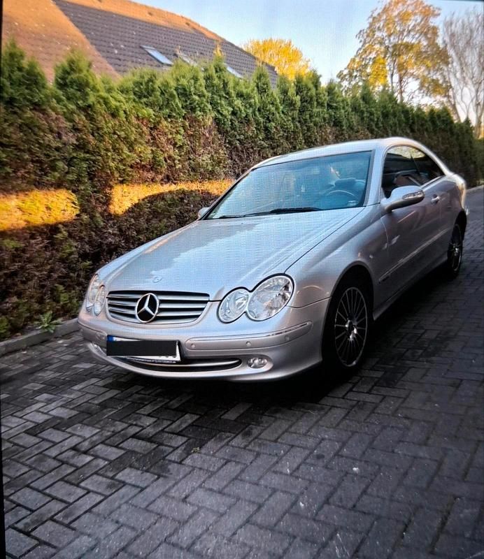 Silber Gebraucht 2003 Mercedes CLK200 Limousine | 6.000 € - Bild 1/4