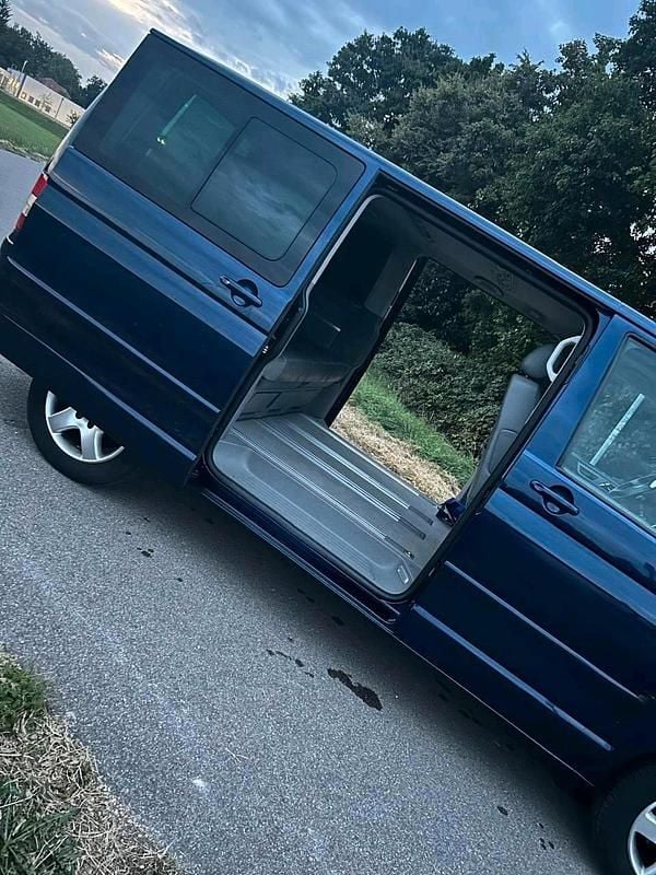 Usata VW Multivan 174 CV (127 kW) 2004 Blu Monovolume