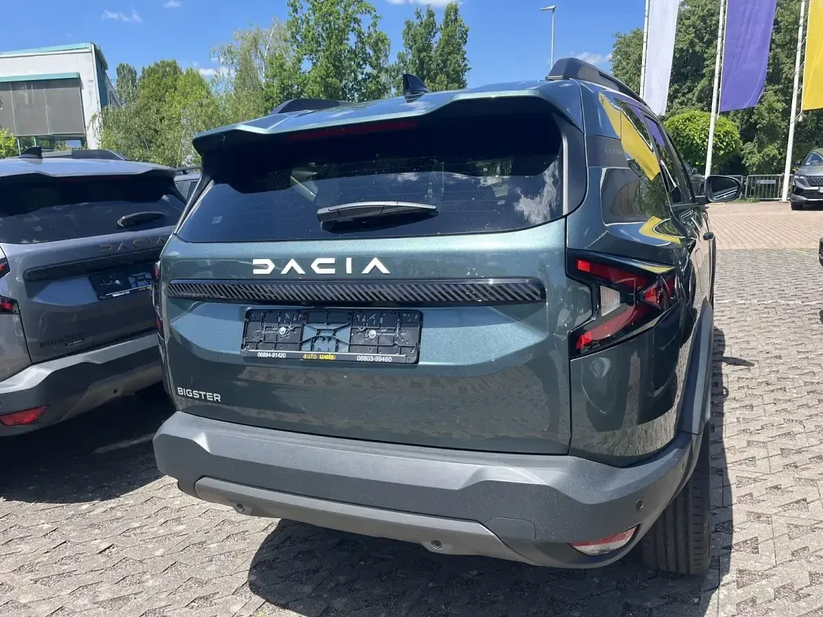 Neu Dacia Bigster Journey 140 PS (102 kW) 2026 Zieder grün SUV