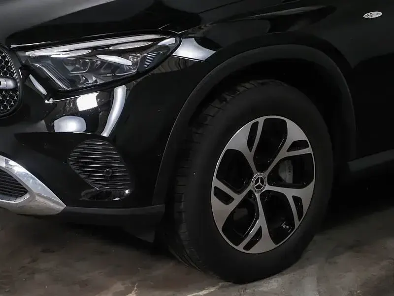 Gebraucht Mercedes GLC300e Avantgarde 204 PS (150 kW) 2025 Schwarz SUV