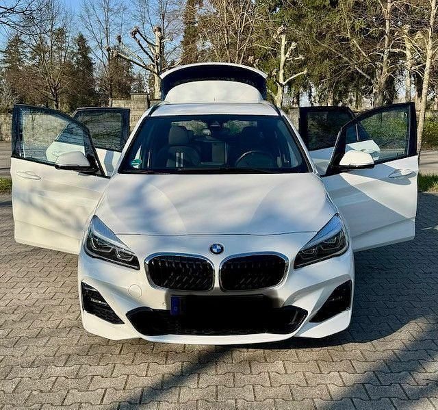 Gebraucht BMW 220 Active Tourer Performance 192 PS (141 kW) 2020 Weiß Van / Kleinbus