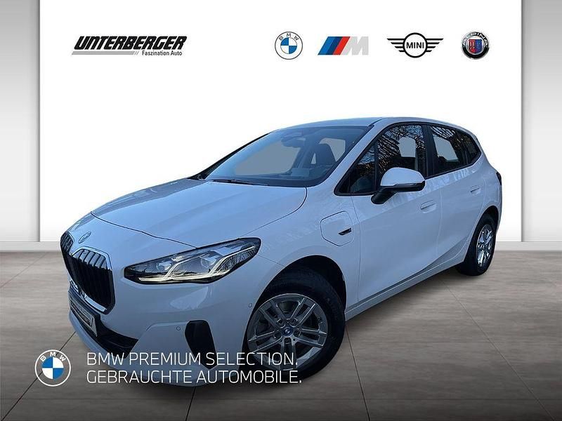 Alpinweiß uni Gebraucht 2022 BMW 225 Active Tourer Van / Kleinbus | 27.950 € (Guter Preis) - Bild 1/4