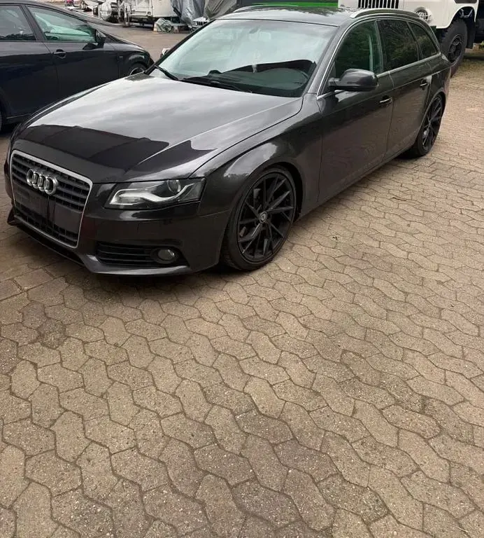 Gebraucht Audi A4 Ambition 160 PS (117 kW) 2011 Schwarz Kombi