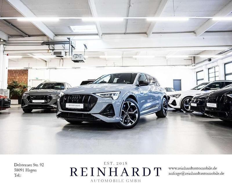 Individuallackierung nardograu audi exclusive Gebraucht 2022 Audi e-tron Ambiente SUV | 50.670 € - Bild 1/3