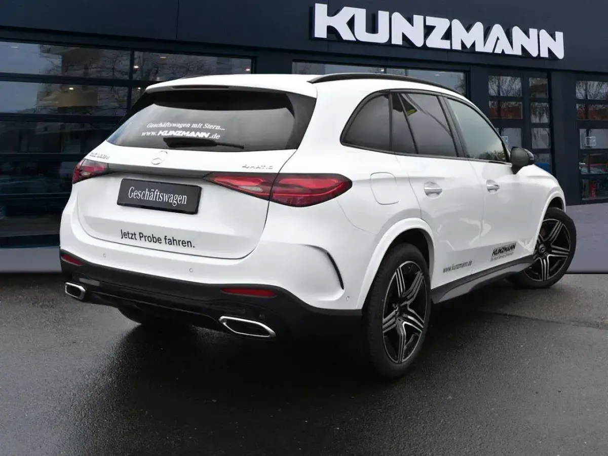 Gebraucht Mercedes GLC300 AMG 269 PS (197 kW) 2026 Weiss manufaktur lack manufaktur opalithweiss bright SUV