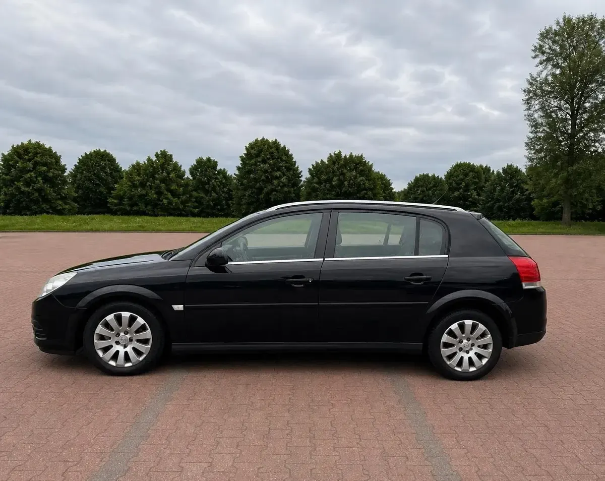 Gebraucht Opel Signum 150 PS (110 kW) 2006 Schwarz Kleinwagen