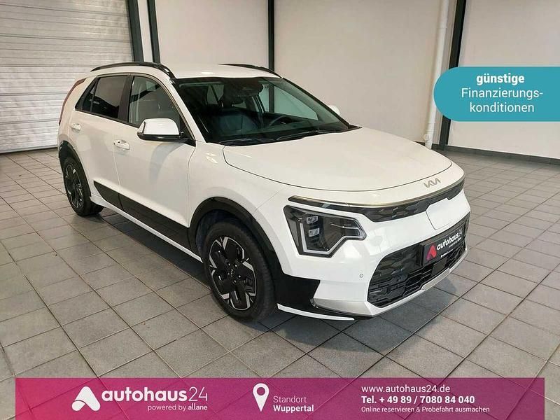 Weiß Gebraucht 2023 Kia e-Niro Inspiration SUV | 27.990 € (Fairer Preis) - Bild 1/4
