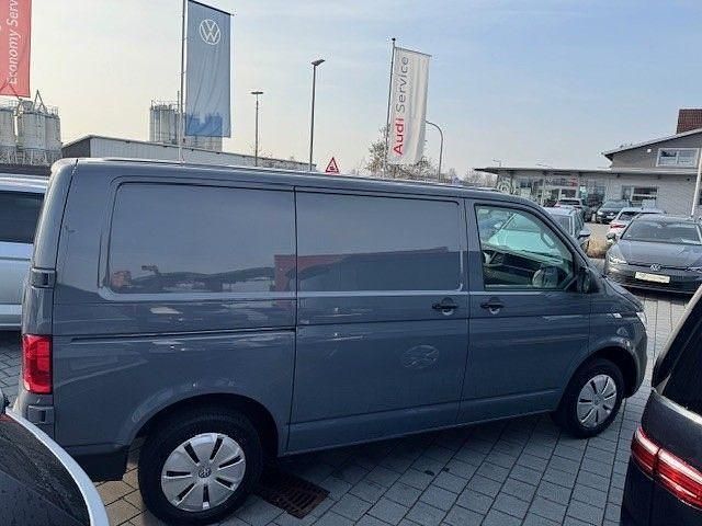 Gebraucht VW Transporter 150 PS (110 kW) 2023 Grau Van