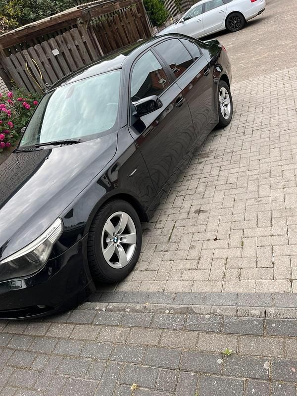 Gebraucht BMW 525 192 PS (141 kW) 2004 Schwarz Limousine