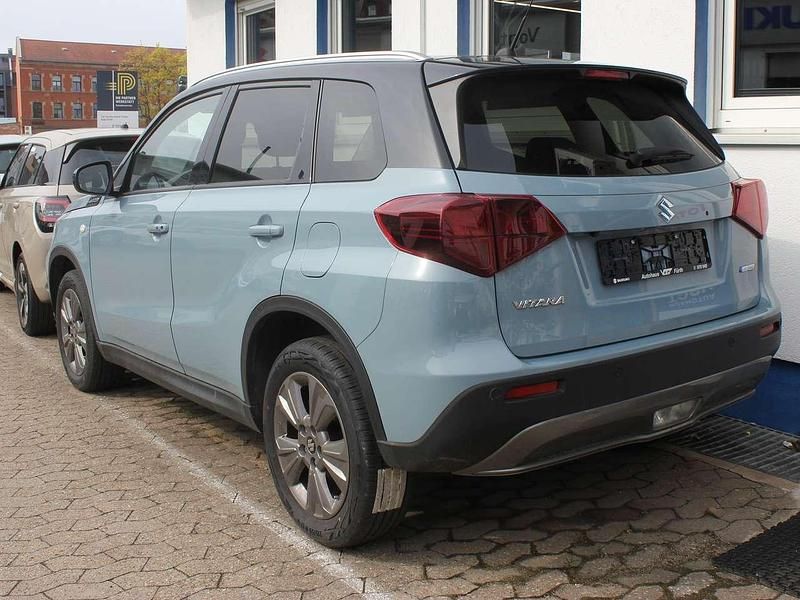 Gebraucht Suzuki Vitara Comfort 129 PS (94 kW) 2024 Ice cosmic black pearl SUV
