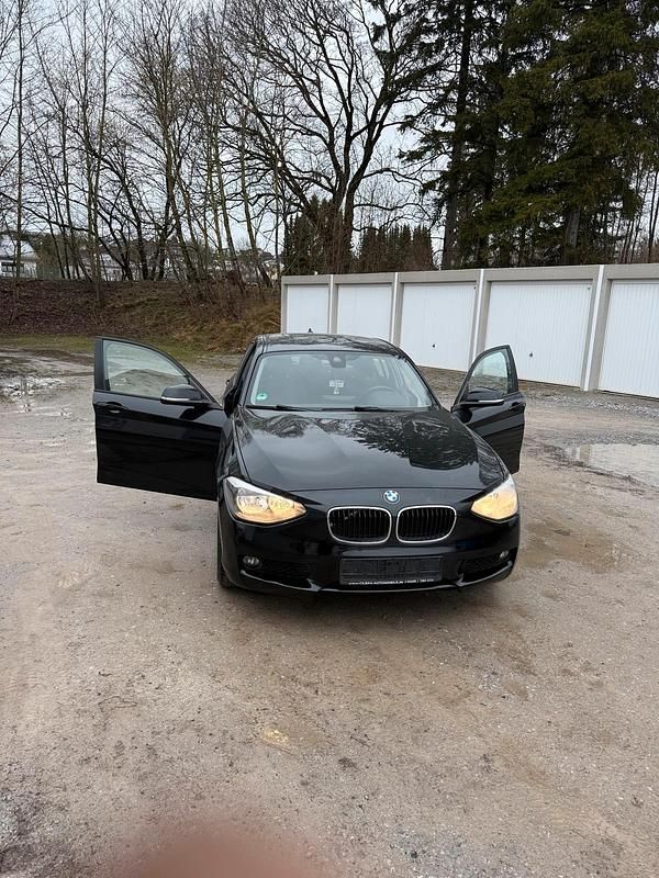 Gebraucht BMW 118 140 PS (102 kW) 2011 Schwarz Kleinwagen