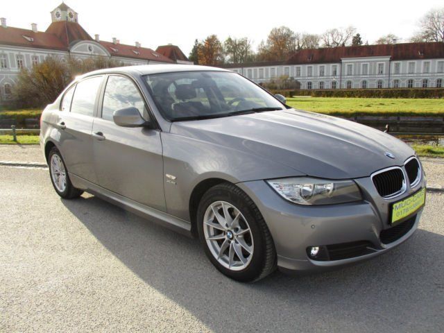 Gebraucht BMW 320 184 PS (135 kW) 2010 Grau metallic Limousine