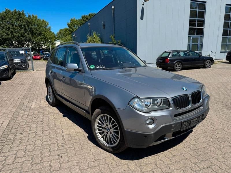 Silbergrau metallic Gebraucht 2008 BMW X3 Sport Line SUV | 3.500 € - Bild 1/4