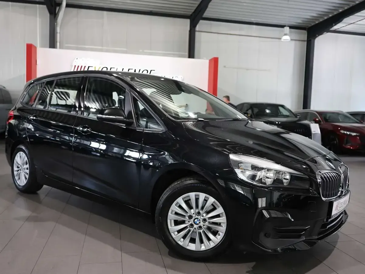 Gebraucht BMW 218 140 PS (102 kW) 2020 Saphirschwarz Van / Kleinbus