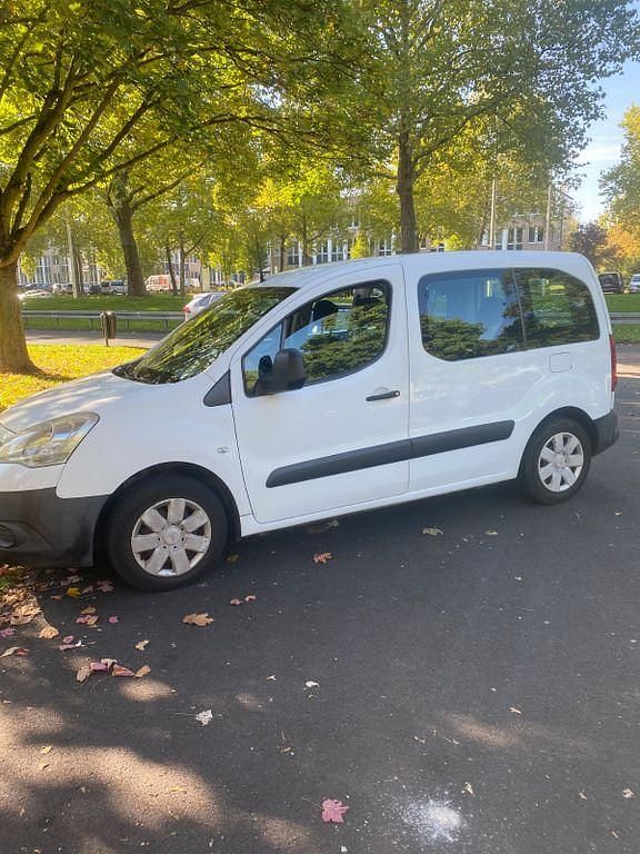 Weiß Gebraucht 2010 Citroën Berlingo Van / Kleinbus | 2.900 € - Bild 1/4