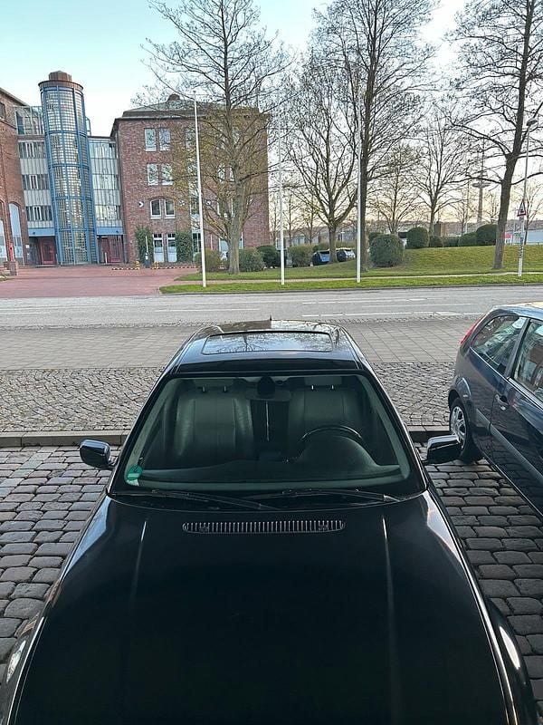 Gebraucht BMW 320 230 PS (169 kW) 2001 Schwarz Limousine