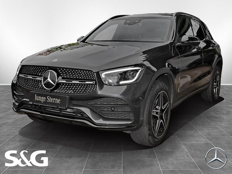 Metalliclack graphitgrau Gebraucht 2021 Mercedes GLC300e Night SUV | 39.990 € (Fairer Preis) - Bild 1/4