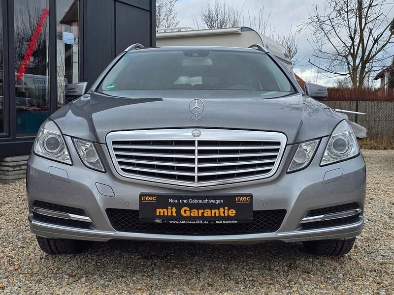 Gebraucht Mercedes E200 184 PS (135 kW) 2012 Silber Kombi