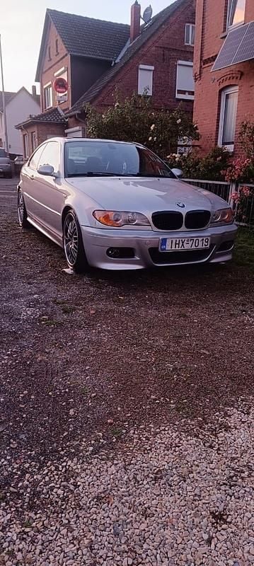 Silber Gebraucht 2004 BMW 330 Coupé | 7.500 € (Superpreis) - Bild 1/4
