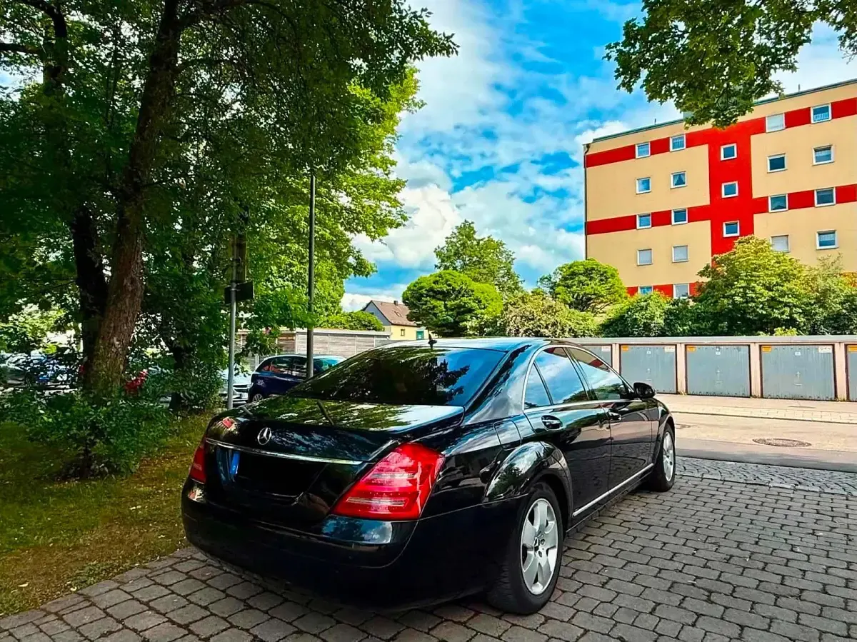 Gebraucht Mercedes S500 387 PS (284 kW) 2007 Schwarz Limousine
