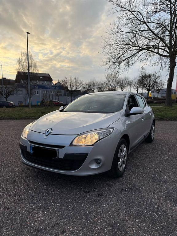 Gebraucht Renault Mégane Authentique 101 PS (74 kW) 2009 Andere farben Limousine