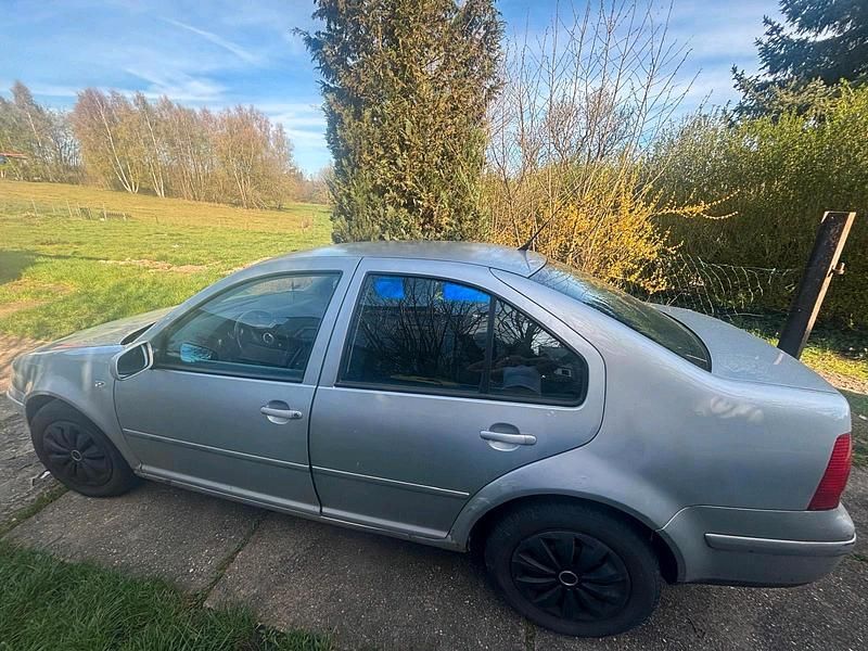 Gebraucht VW Bora 101 PS (74 kW) 2000 Silber Limousine