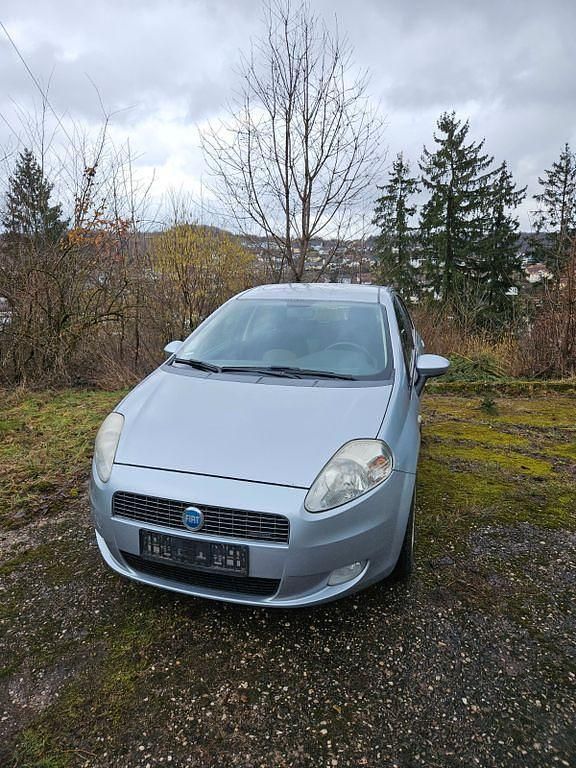 Gebraucht Fiat Grande Punto 90 PS (66 kW) 2007 Silber Kleinwagen