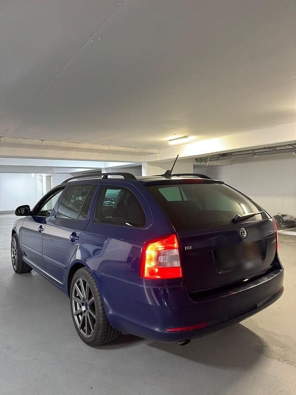 Gebraucht Skoda Octavia 140 PS (102 kW) 2012 Kombi