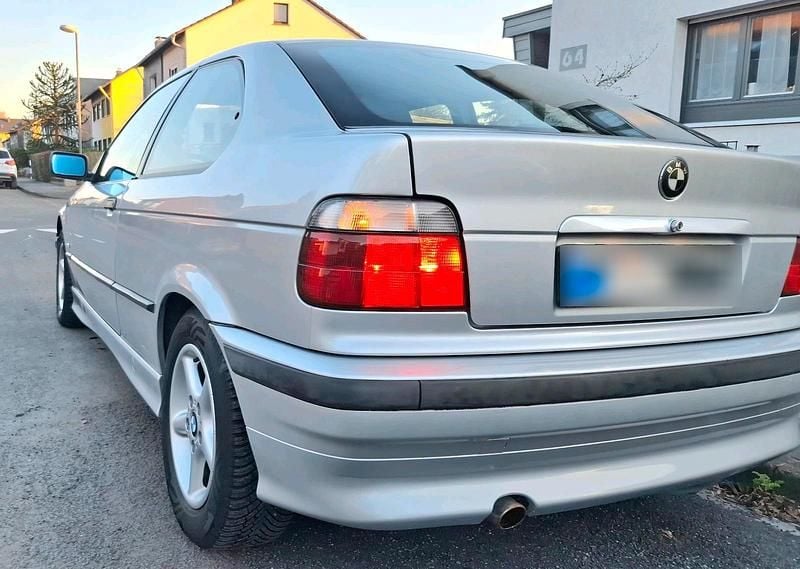 Gebraucht BMW 316 102 PS (75 kW) 1998 Silber Coupé