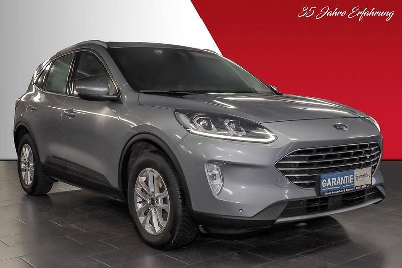 Gebraucht Ford Kuga Titanium 150 PS (110 kW) 2022 Solar silver SUV