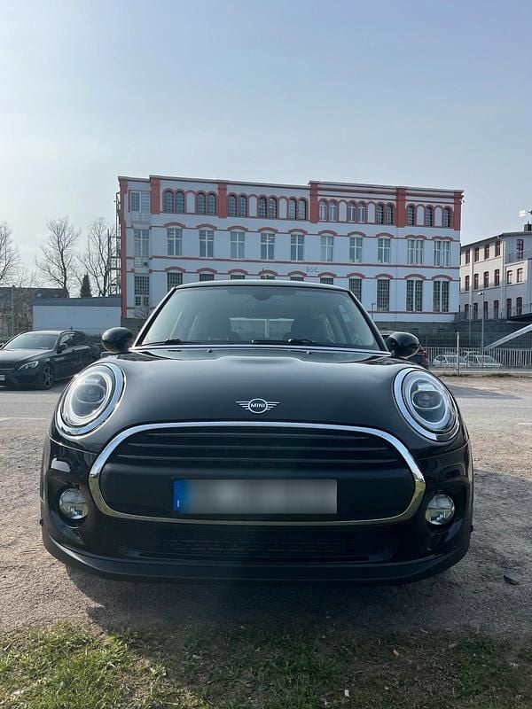 Second-hand Mini ONE 102 CP (75 kW) 2019 Negru Hatchback