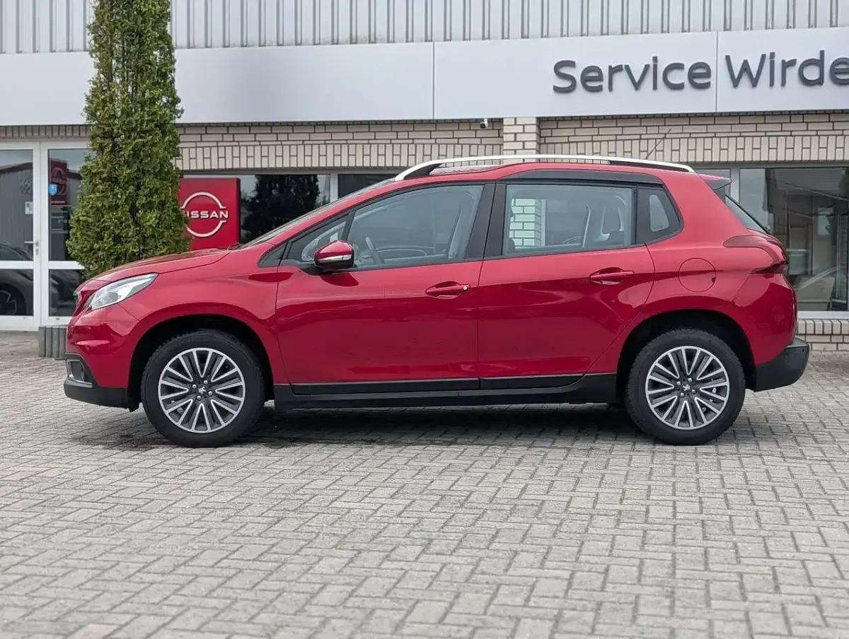 Gebraucht Peugeot 2008 Active 114 PS (83 kW) 2019 Ultimaterot SUV