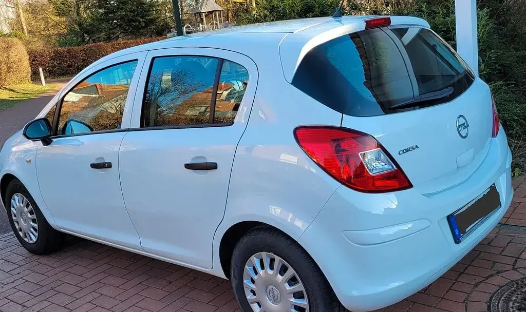 Gebraucht Opel Corsa Edition 83 PS (61 kW) 2014 Weiß Kleinwagen