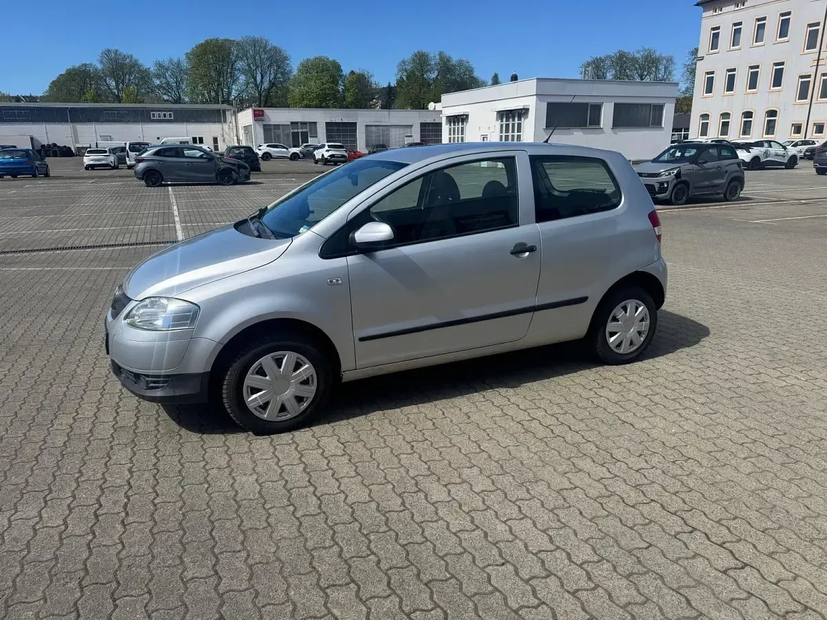 Gebraucht VW Fox 55 PS (40 kW) 2007 Grau Kleinwagen