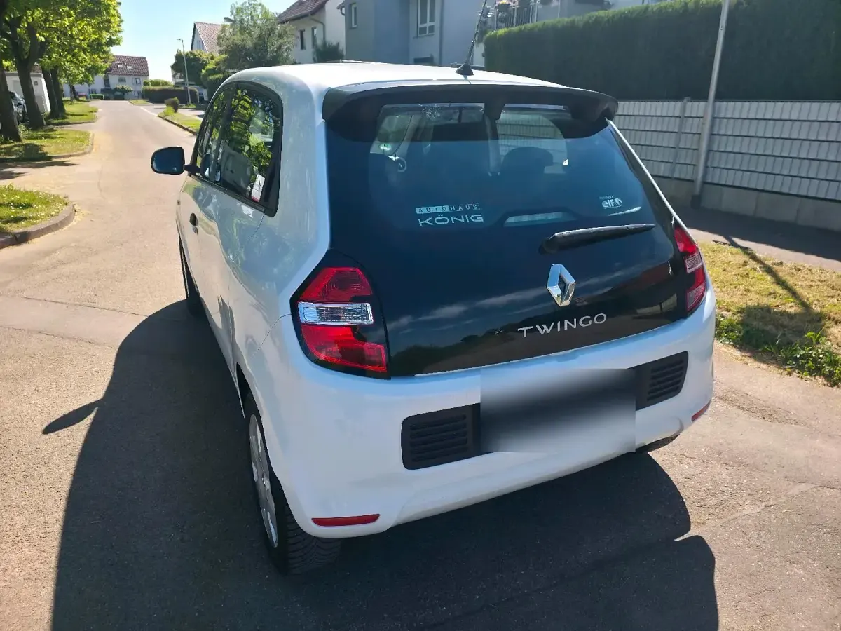 Second-hand Renault Twingo 71 CP (52 kW) 2016 Alb Hatchback