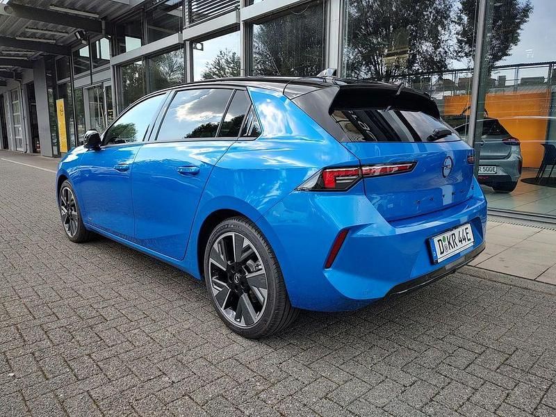 Gebraucht Opel Astra drive 114 kW (156 PS) 2023 Blau/typ aussenverkleidung metallic drei schichten perlmutt Limousine