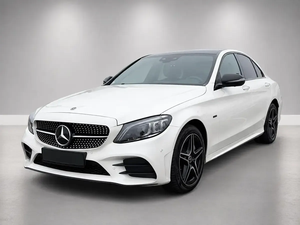 Gebraucht Mercedes C300e AMG 194 PS (142 kW) 2020 Weiß Limousine