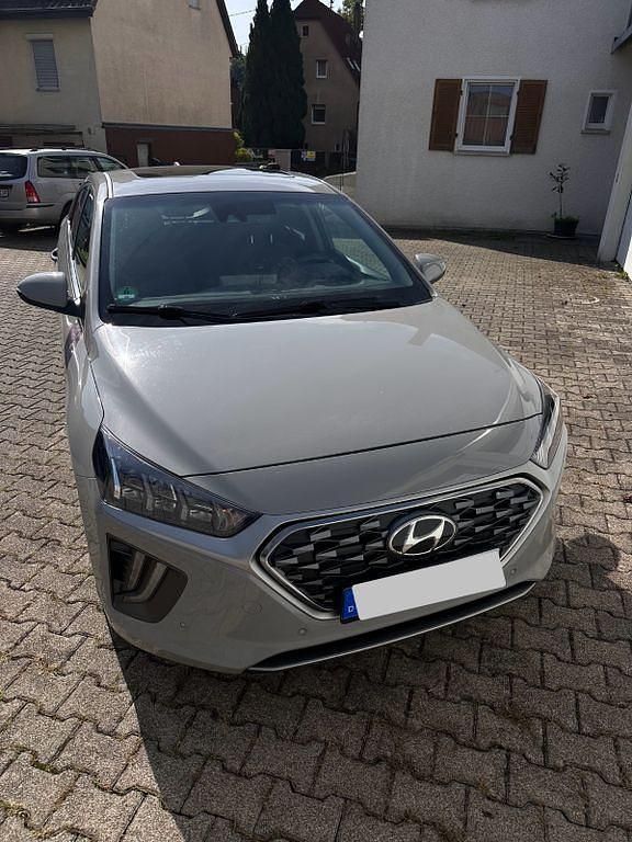 Grau Gebraucht 2021 Hyundai Ioniq Limousine | 16.500 € (Fairer Preis) - Bild 1/4