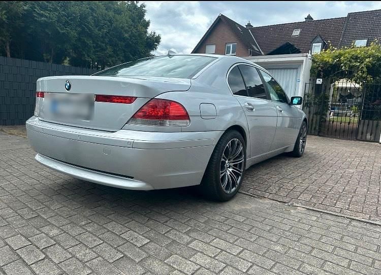 Gebraucht BMW 735 272 PS (200 kW) 2002 Silber Limousine
