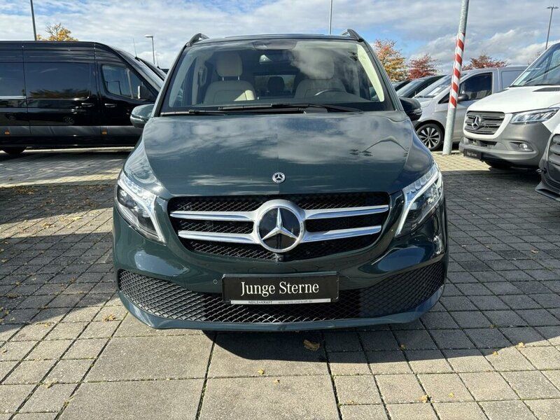 Gebraucht Mercedes V300 Avantgarde Edition 237 PS (174 kW) 2021 Granitgrün Van / Kleinbus