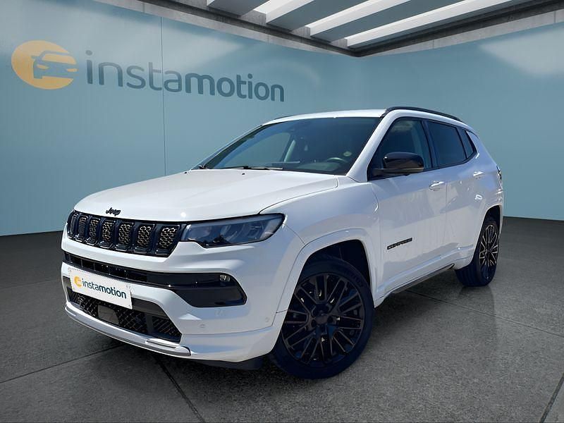 Weiß Gebraucht 2023 Jeep Compass Altitude SUV | 30.949 € (Etwas zu teuer) - Bild 1/4