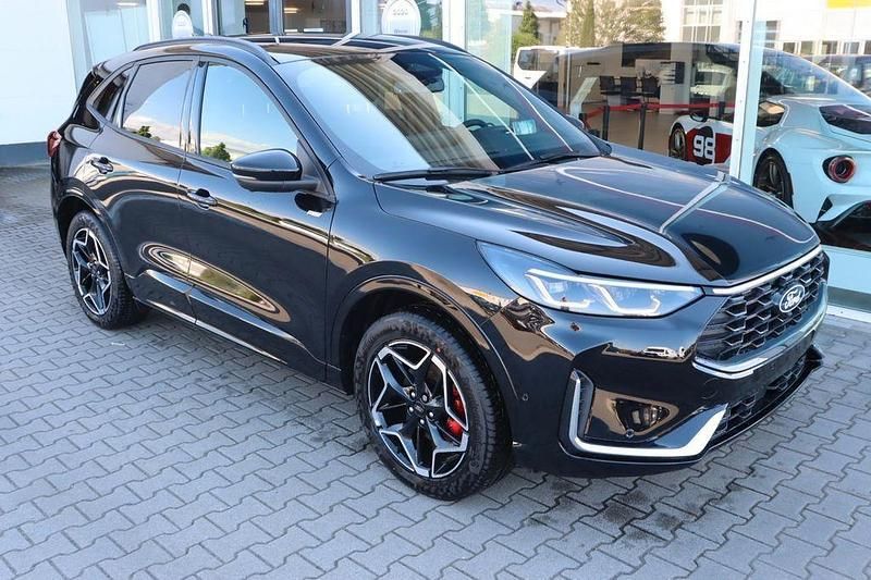 Neu Ford Kuga ST-Line X 150 PS (110 kW) 2025 Grün SUV