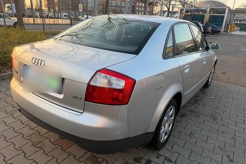 Gebraucht Audi A4 131 PS (96 kW) 2003 Silber Limousine