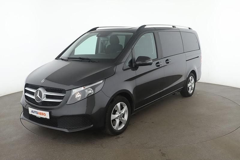 Grau Gebraucht 2023 Mercedes V220 Edition Van / Kleinbus | 50.270 € (Fairer Preis) - Bild 1/3