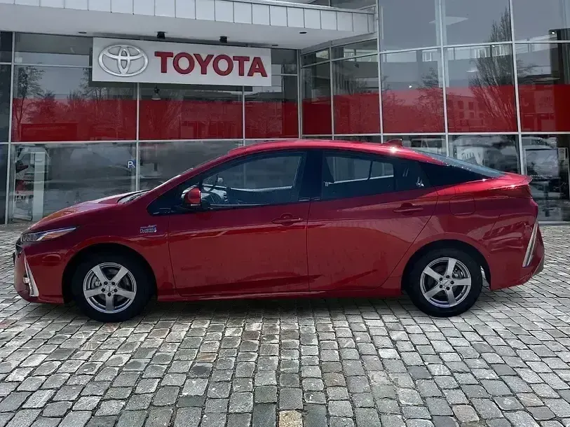 Gebraucht Toyota Prius Comfort 122 PS (89 kW) 2020 Rot Kleinwagen