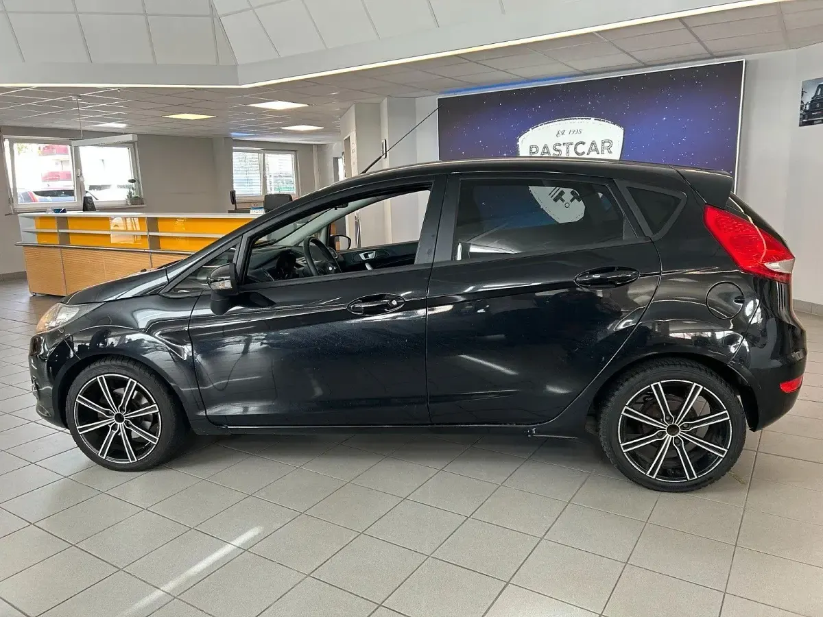 Gebraucht Ford Fiesta Trend 82 PS (60 kW) 2012 Schwarz Kleinwagen