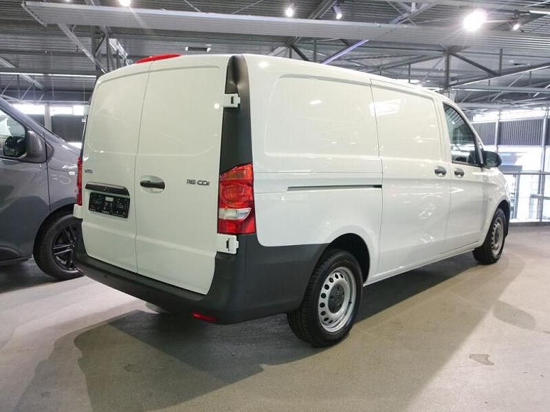 Gebraucht Mercedes Vito 163 PS (119 kW) 2022 Weiß Van